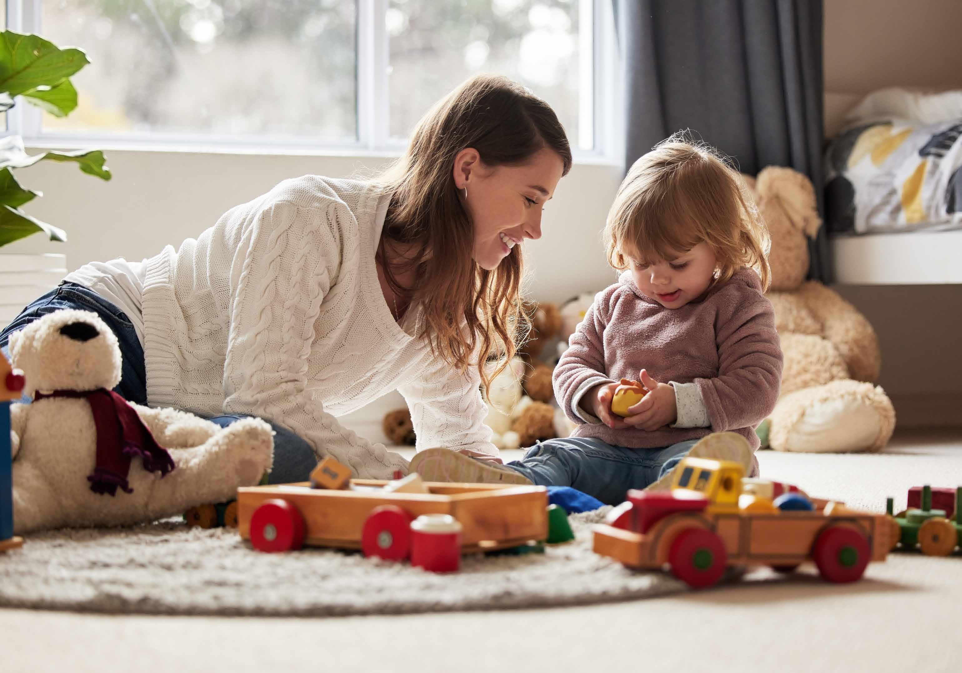 Familia estrenando su casa en Almamía Residencial