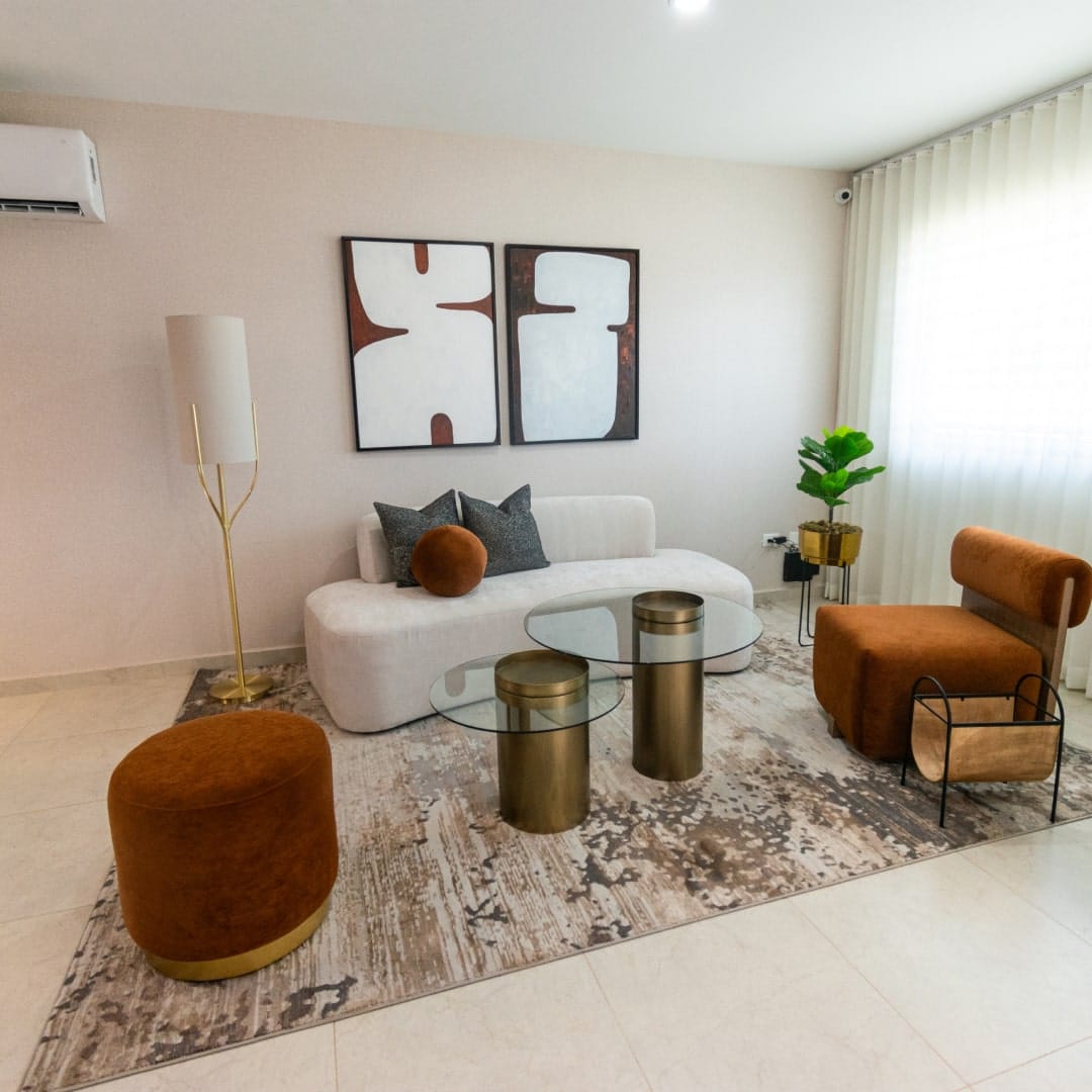 Sala funcional y luminosa en Almamía Residencial